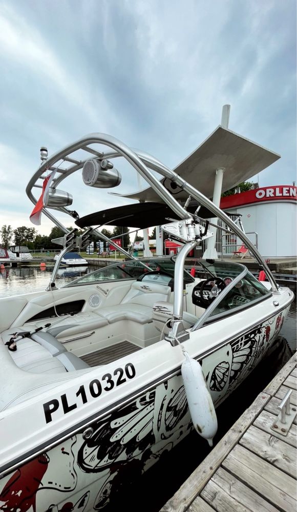 MasterCraft x2 wakeboard/wakesurf