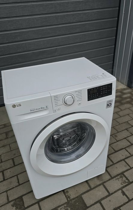 Продам ВУЗЬКУ  пральну машинку LG 812PWGNK5751 на  6 кг 1000 об/хв  бу