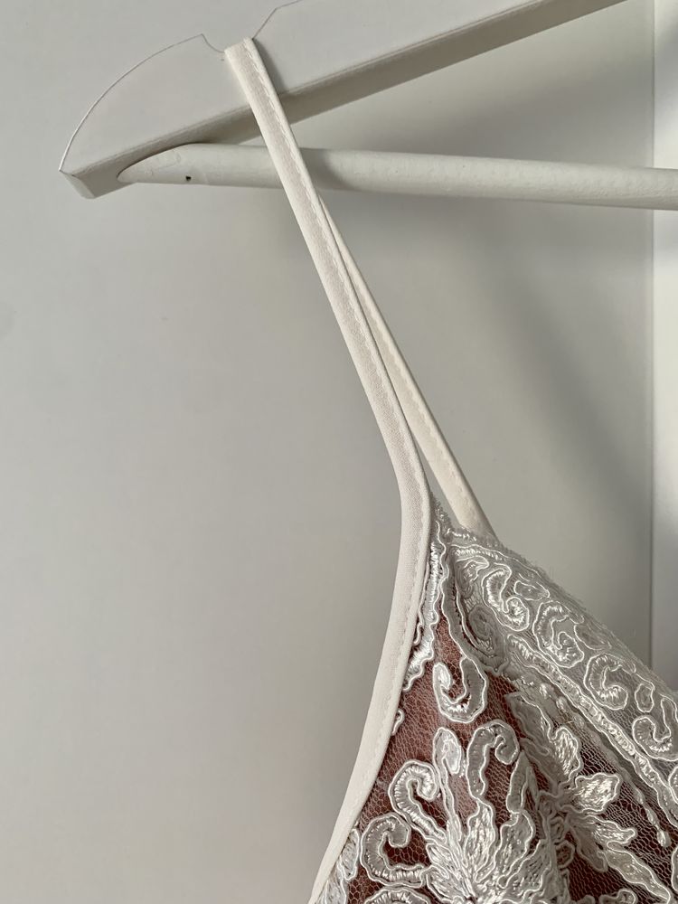 Sukienka maxi w kolorze ecru z koronką, rozmiar 34