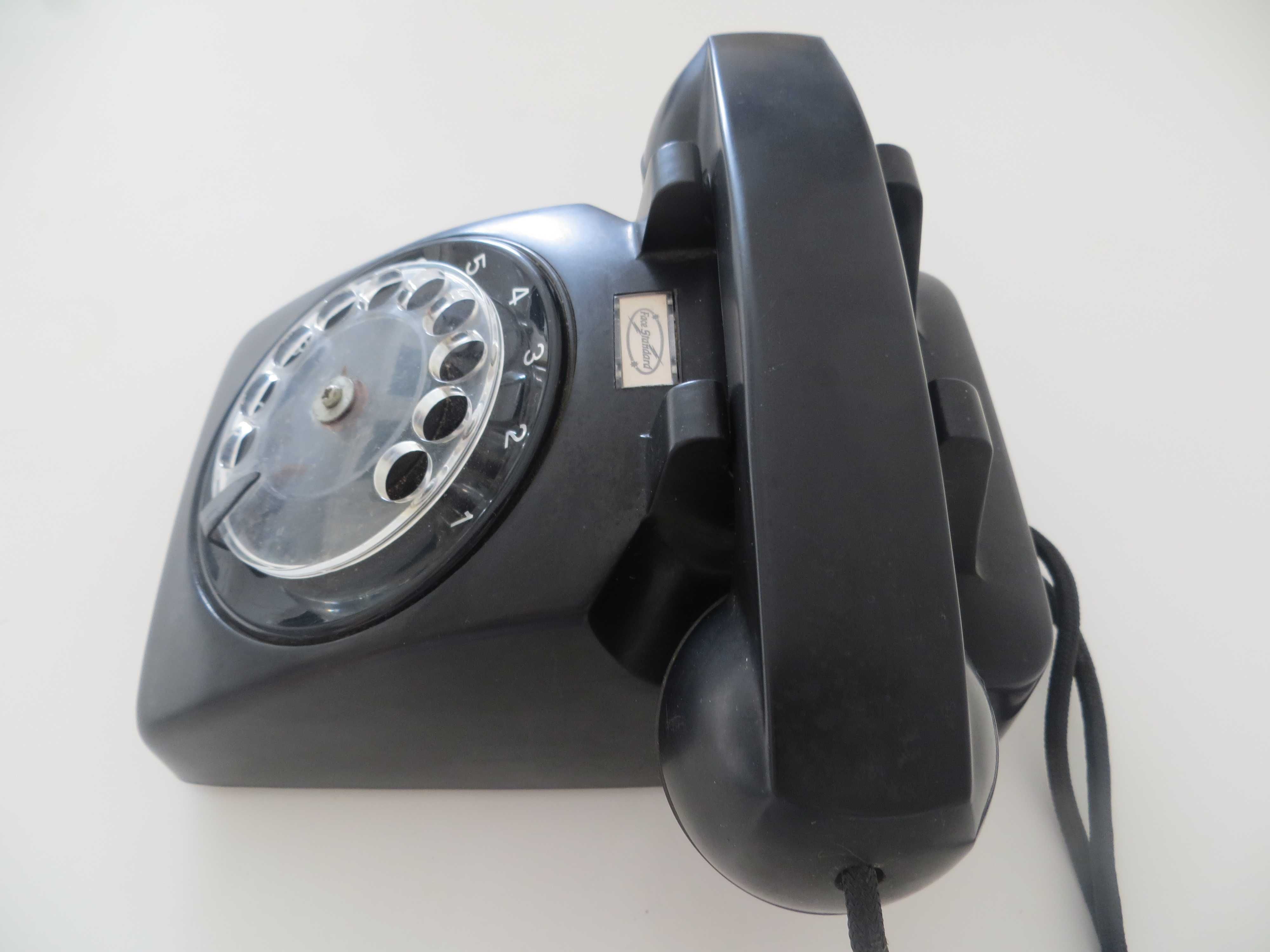 Telefone antigo preto