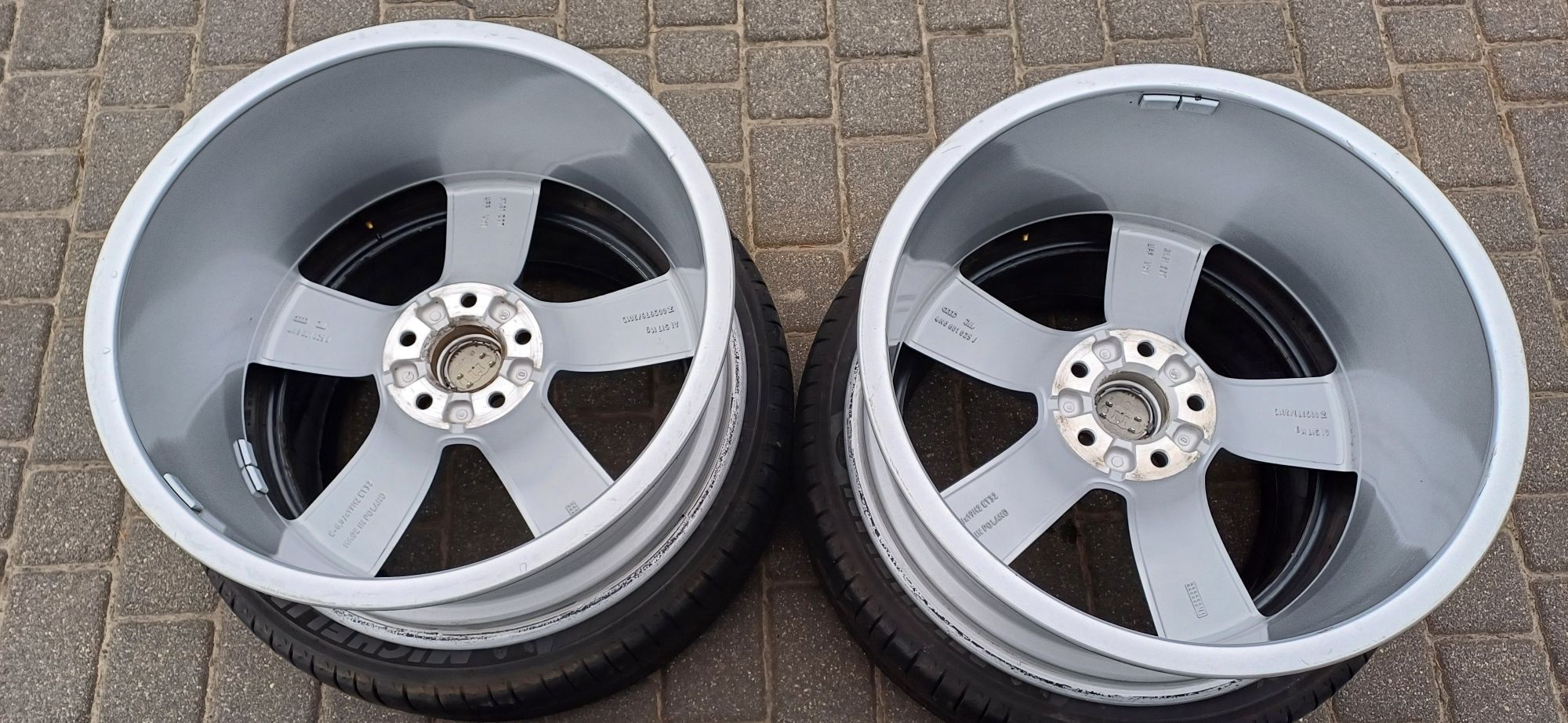 Alufelgi AUDI 8x19 cali , rozstaw śrub 5x112.