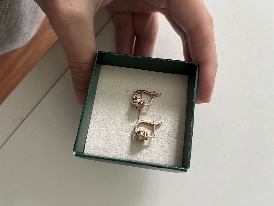 Золоті сережки 585 проба з перламутром