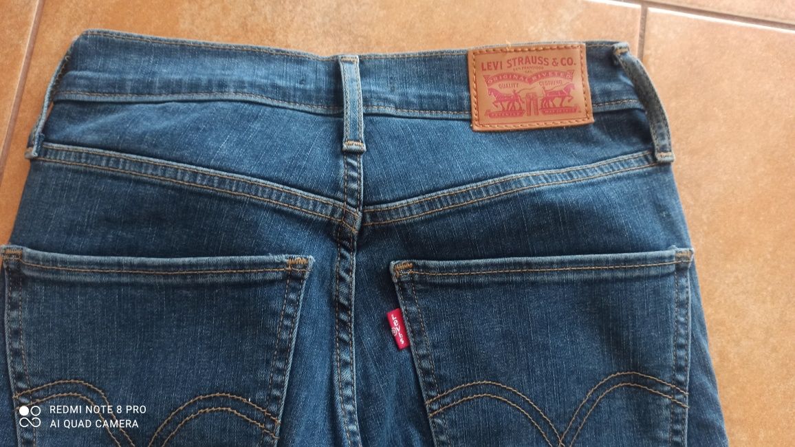Spodnie jeansy damskie Levis nowe W26L32
