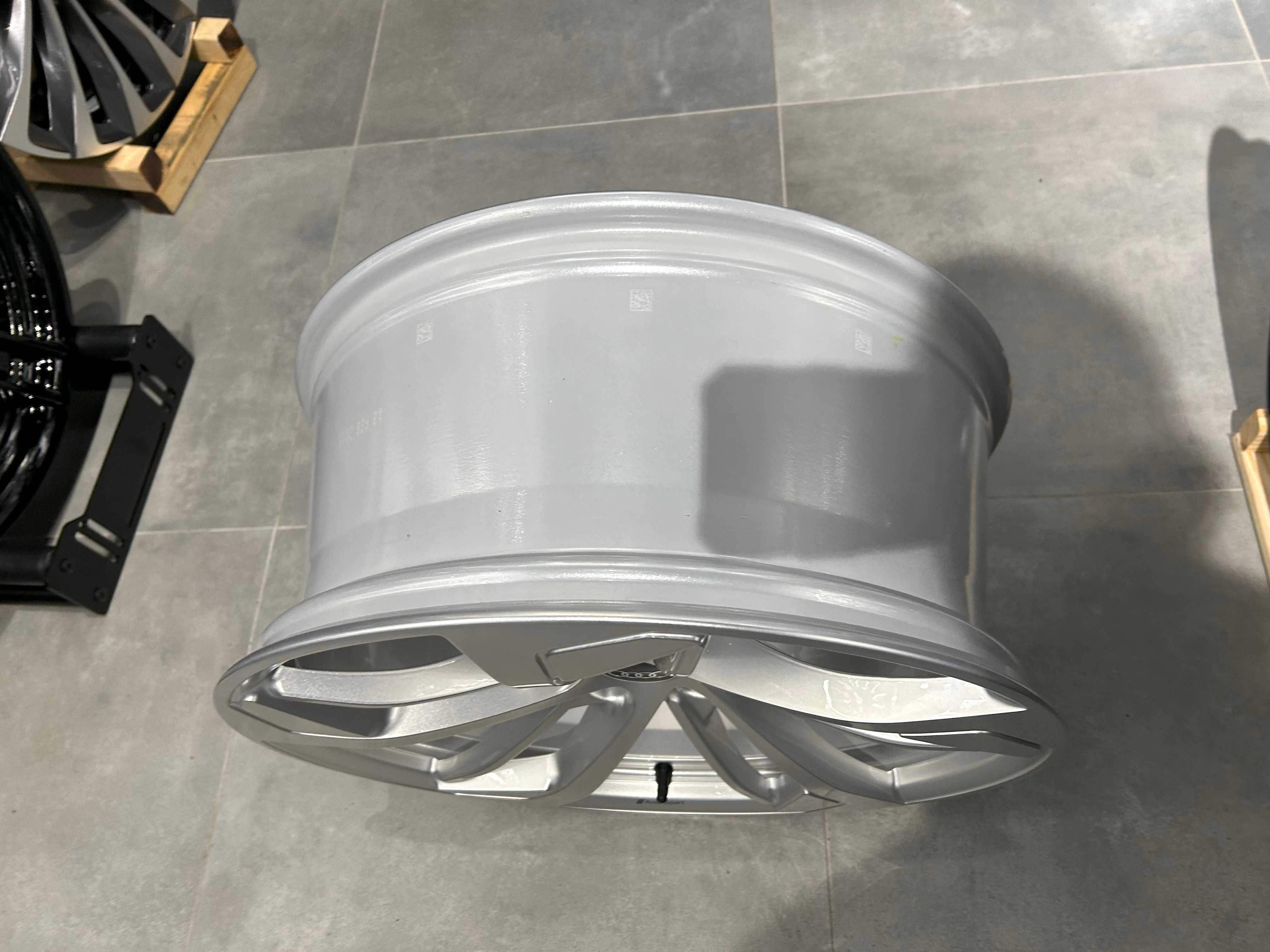 Oryginalne felgi 20 5x112 ET26 Audi RS4 B9 RS5 F5 A5 A7 8W0601/025CN