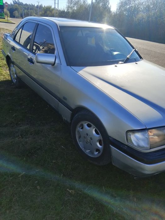 Продам Мерседес с180 1995року на повному ходу