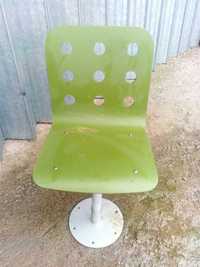 Cadeira  c/ regulador de altura.