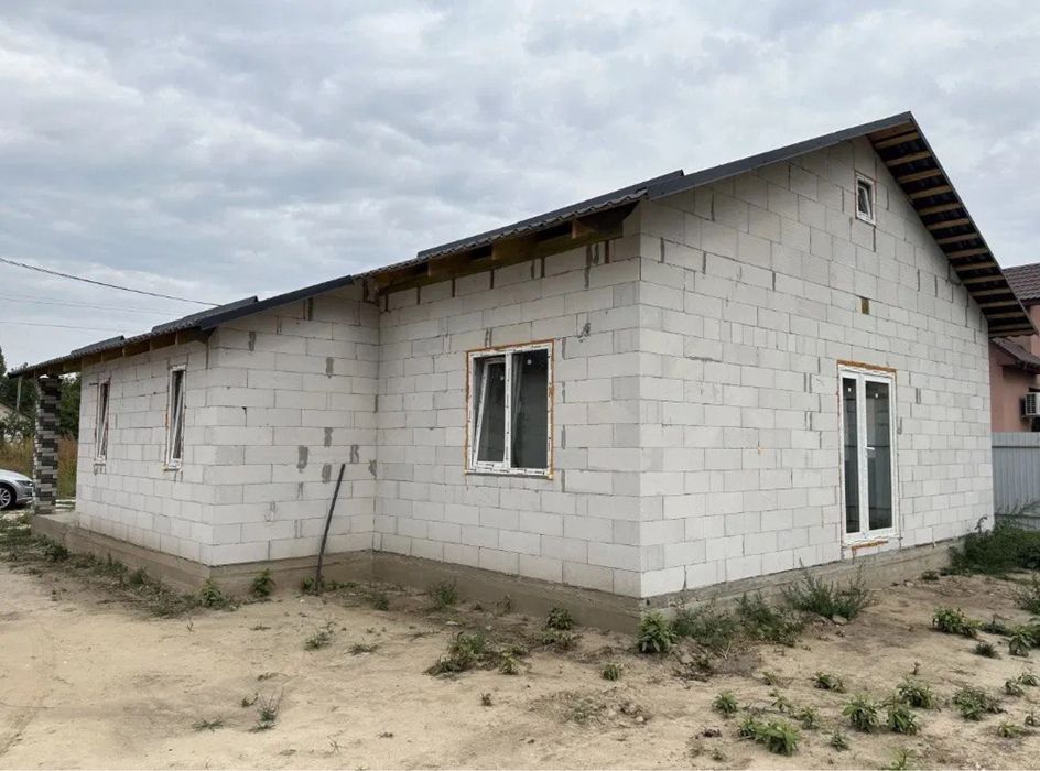 Новобудова 96м2 з терасою + 5сот землі