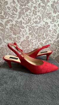 Червоні жіночі туфлі/босоніжки