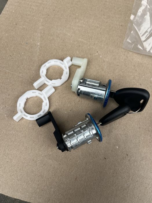 ремкомплект замка двери личинка ключи RenaultClioMegane masterВантажів