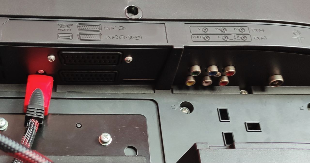 Телевизор монитор JVC  диагональ 81см