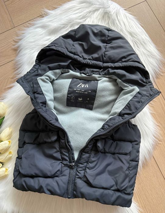 Elegancka Kamizelka bezrękawnik ZARA r 104 z kapturem ołowiany kolor