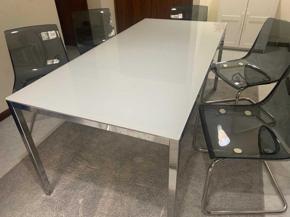 Sala de jantar completa