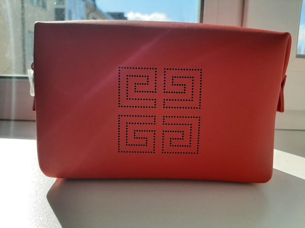Косметичка Givenchy