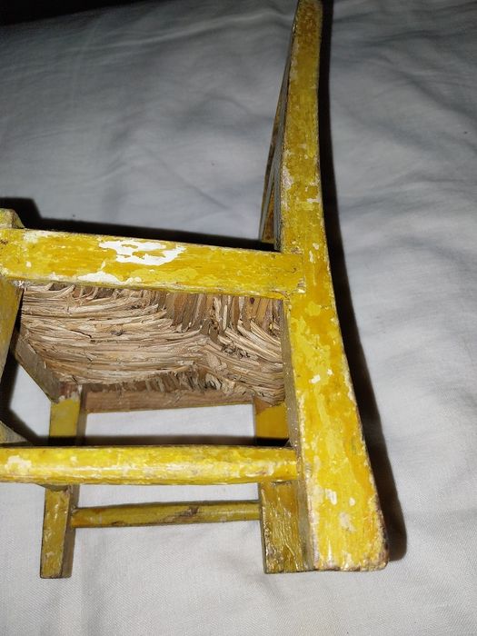 Cadeira Alentejana de brincar com mais de 80 anos .