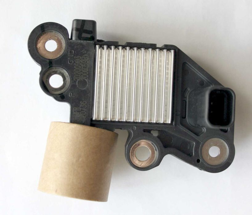 Регулятор (реле) напряжения генератора BOSCH 0272220736