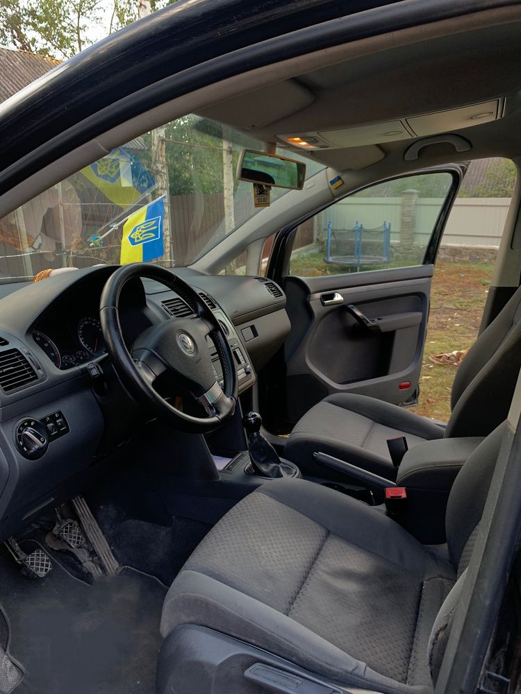 Продам Volkswagen Touran