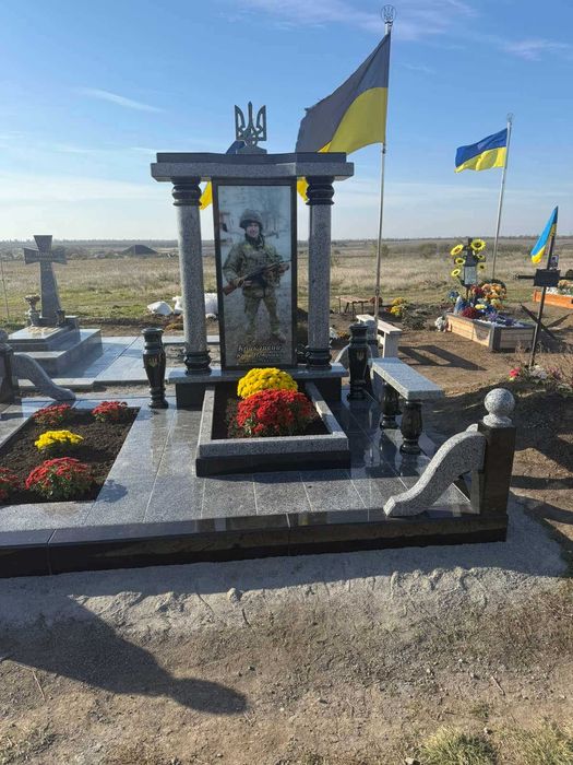 Гранітні пам"ятники для ЗСУ знижка -20%