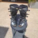 Botas de motocrosss modelo de criança.