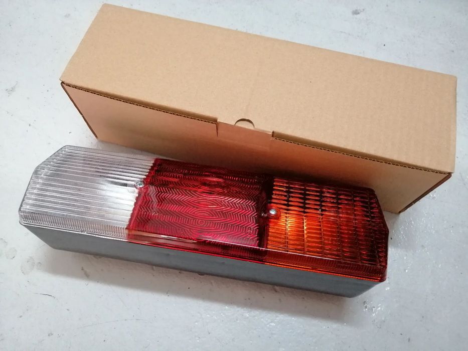 Farolins universais de aplicação em carrinhas de caixa aberta