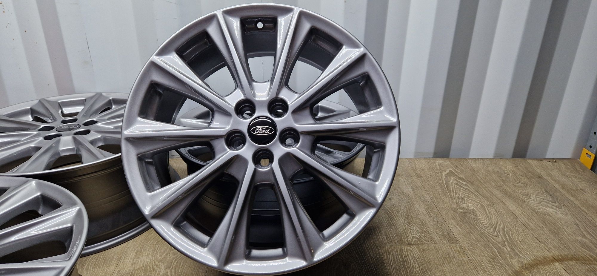 Felgi 19 Ford Kuga Mondeo S-maxx Edge Focus 5×108 8J ET55 os63,4mm