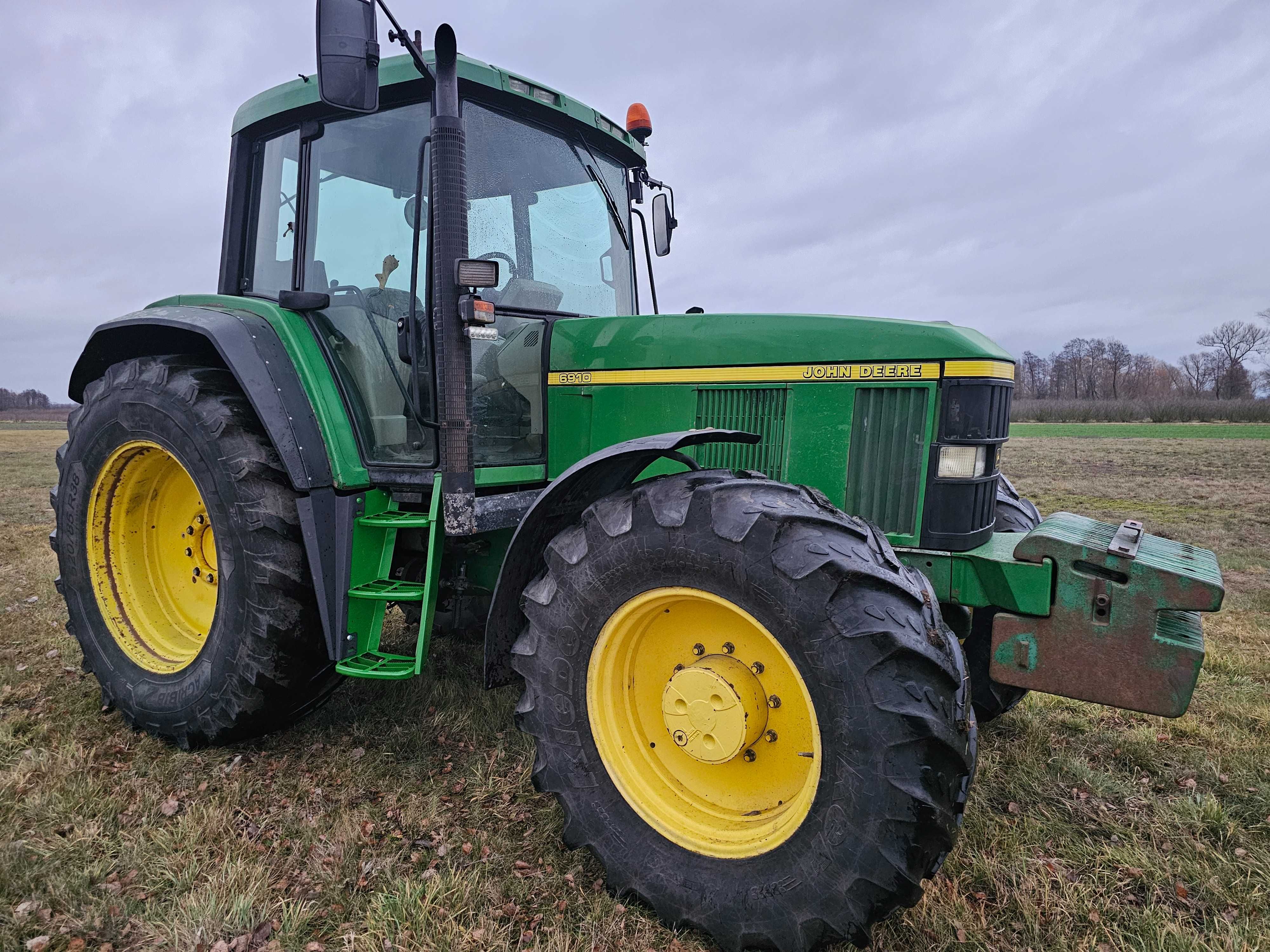 John Deere 6910, 4x4 2001r.
