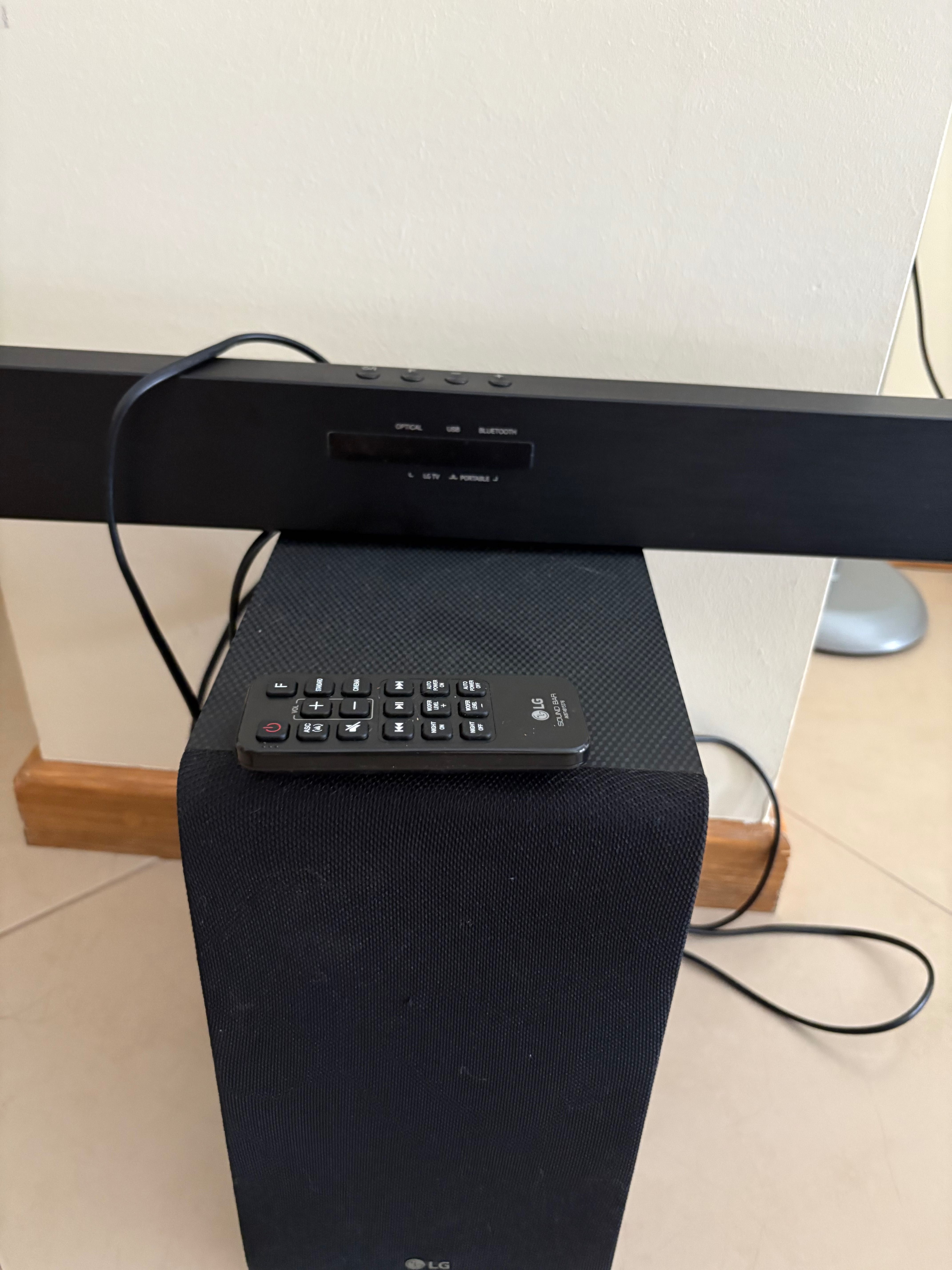 Barra de som 2.1 LG SJ 3 300w