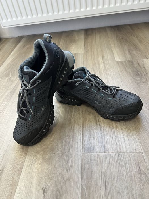 Salomon gore tex трекінгові кросівки оригінал розмір 42 устілка 26.5