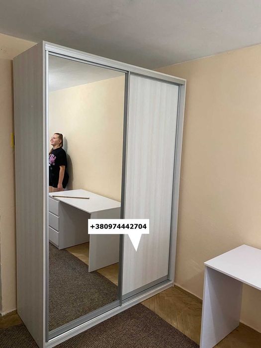 Збірка меблів для дому. Скласти меблі. Зібрати меблі.