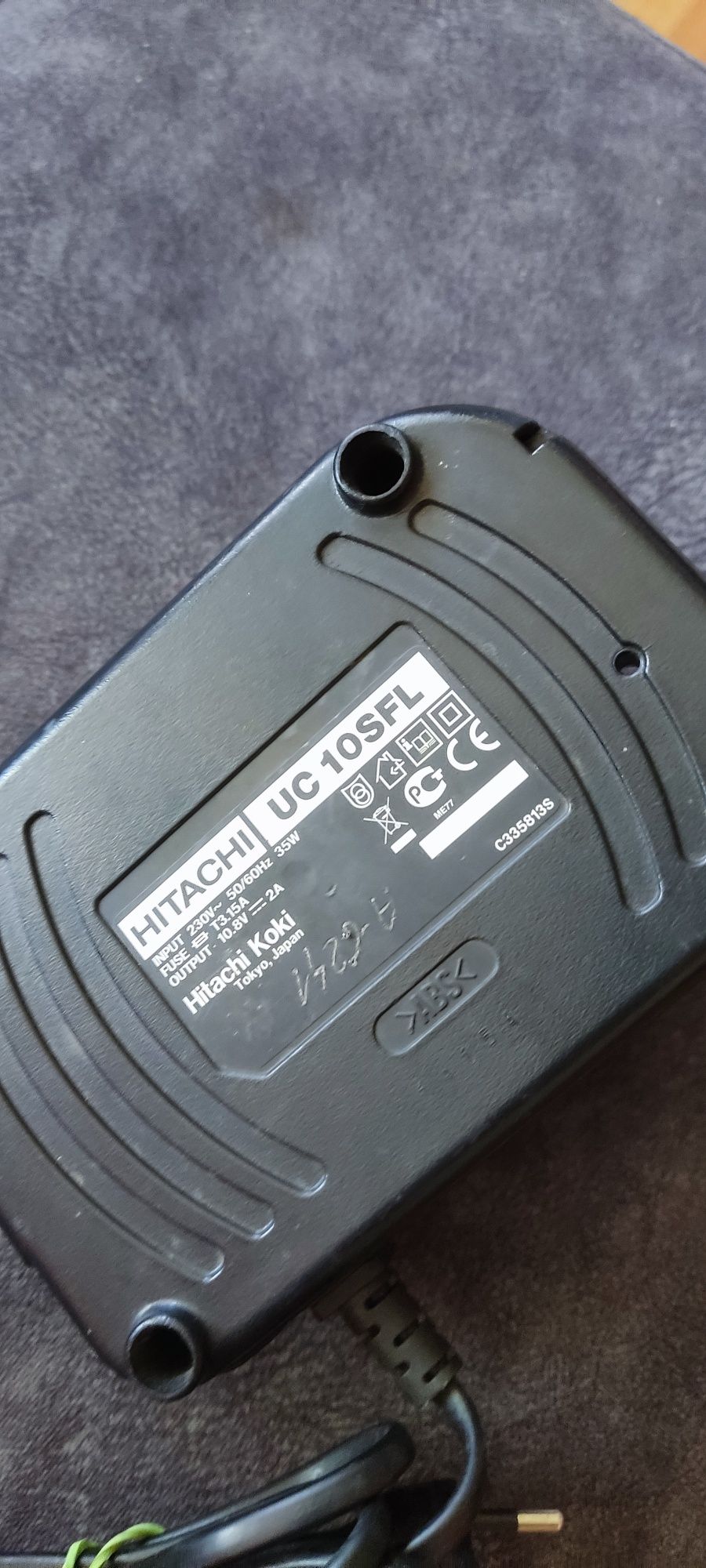 Ładowarka hitachi UC 10SFL 10.8V 2A