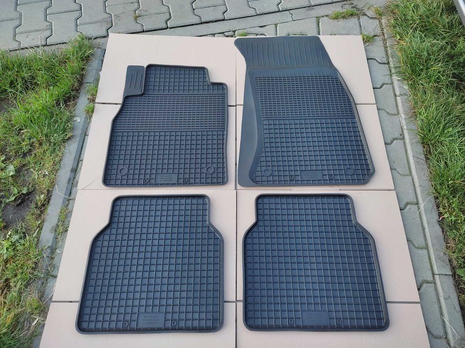 AUDI A6C7 A6 C7 NOWE Dywaniki gumowe dopasowane korytka korytko