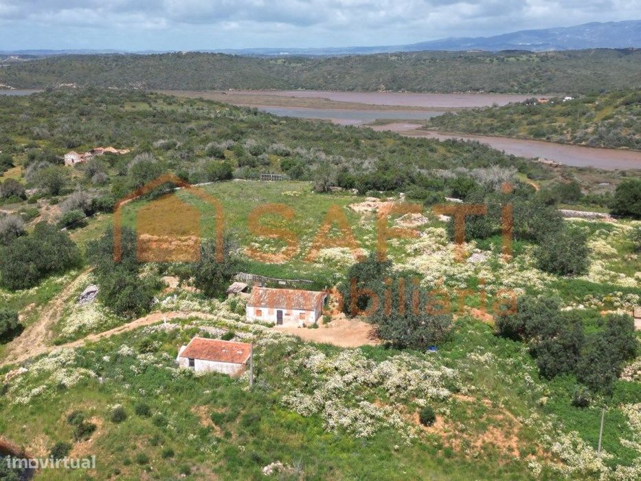 Terreno em Estombar, Lagoa