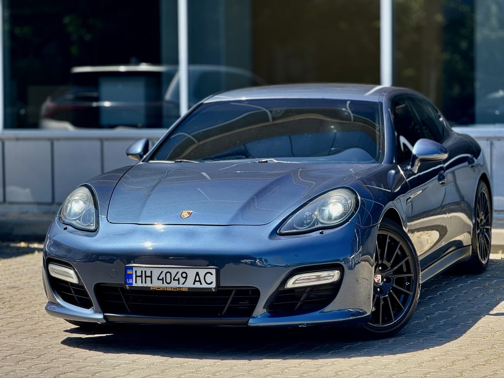 Porsche panamera GTS 4.8 2012