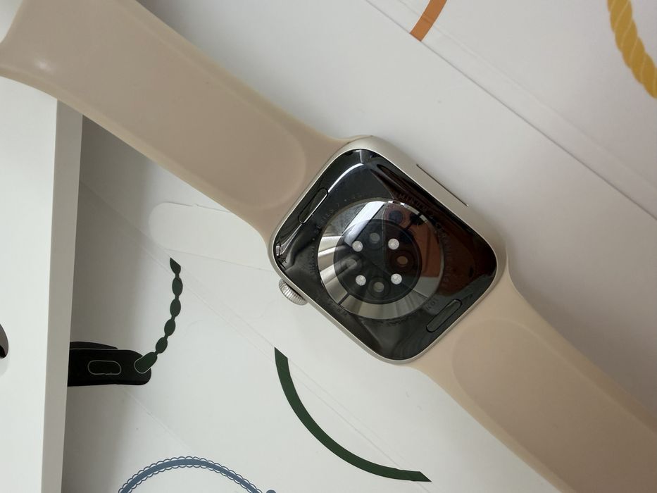 Смарт-годинник Apple Watch Series 7