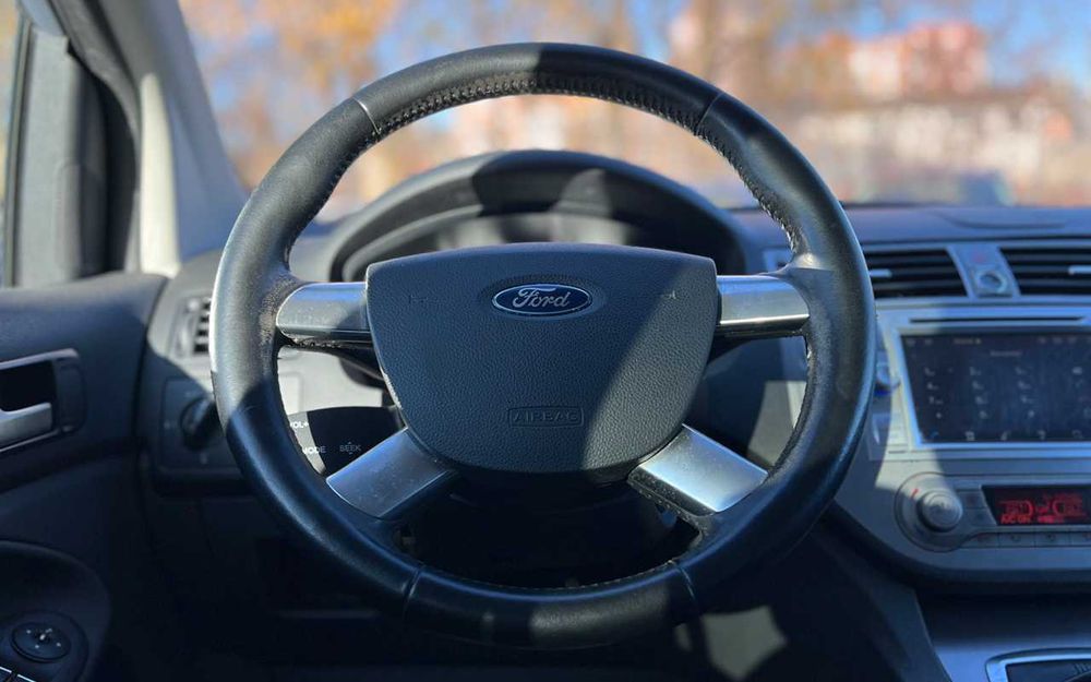 Ford Kuga 2012 рік