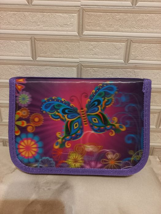 Пенал шкільний для дівчинки