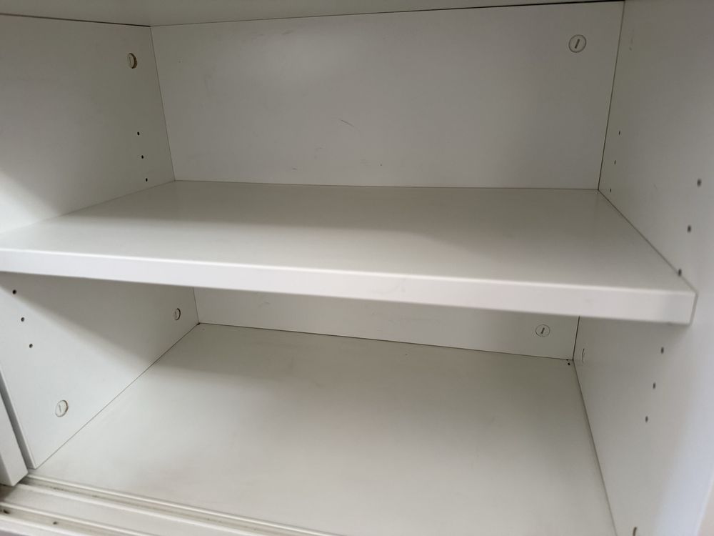 Consola/Aparador/armario branco IKEA com duas porta