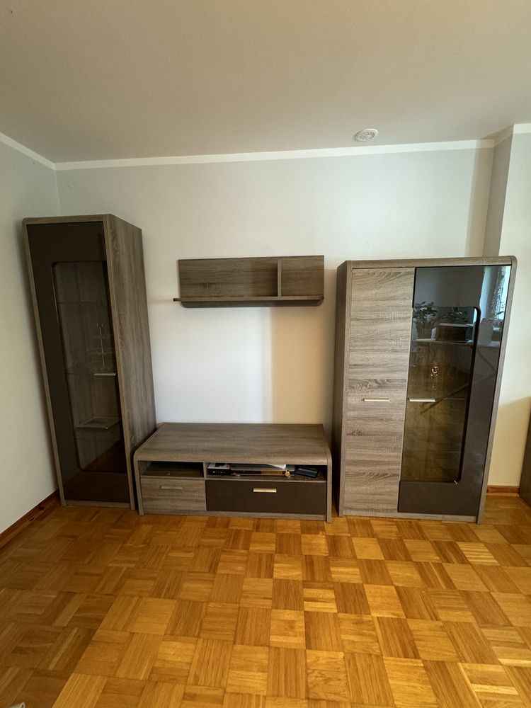 Zestaw mebli do pokoju salonu jak nowy, 6 elementów