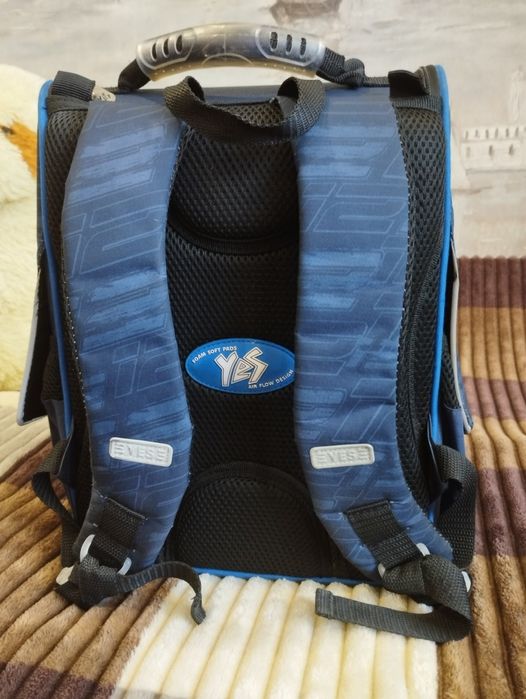 Продам портфель 1-3й клас