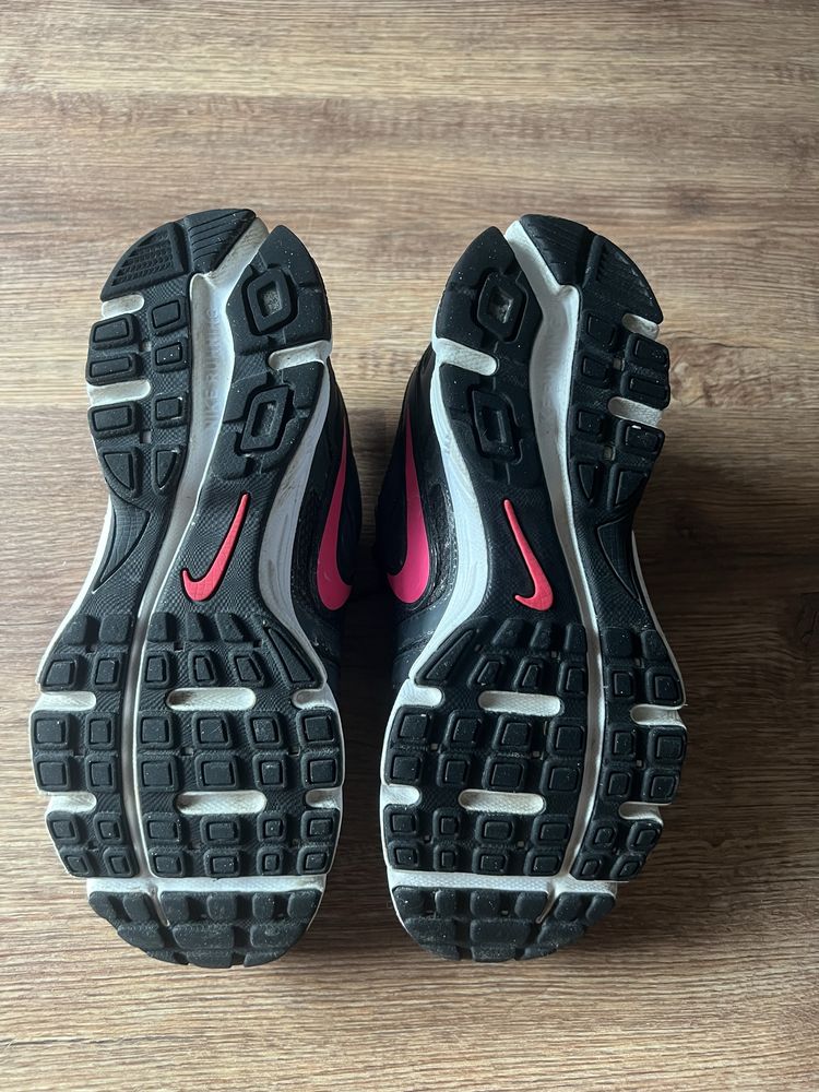 Buty sportowe do biegania czarne różowe Nike 37,5 cm