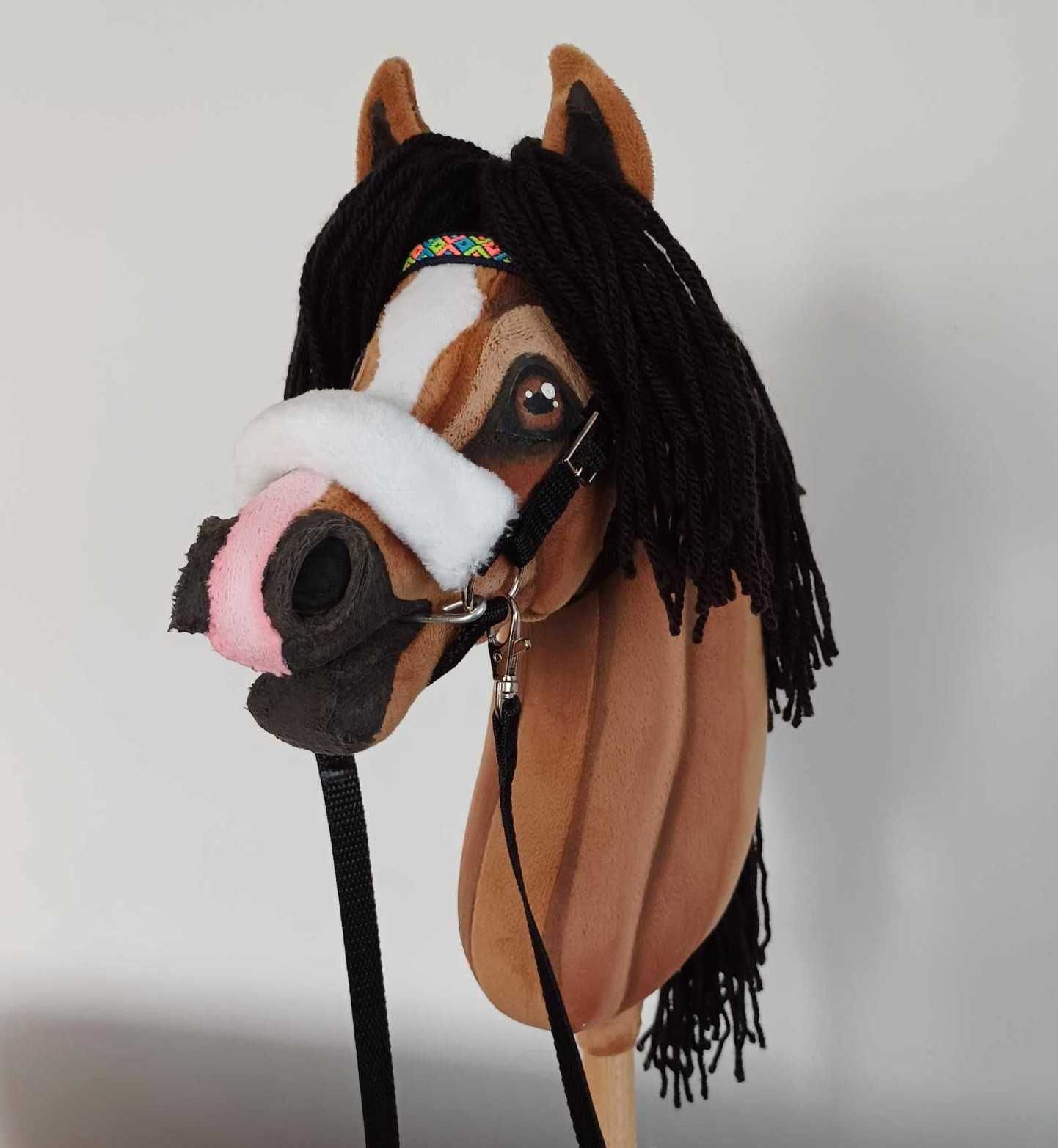 Konik Hobby Horse A4 + sprzęt gniady