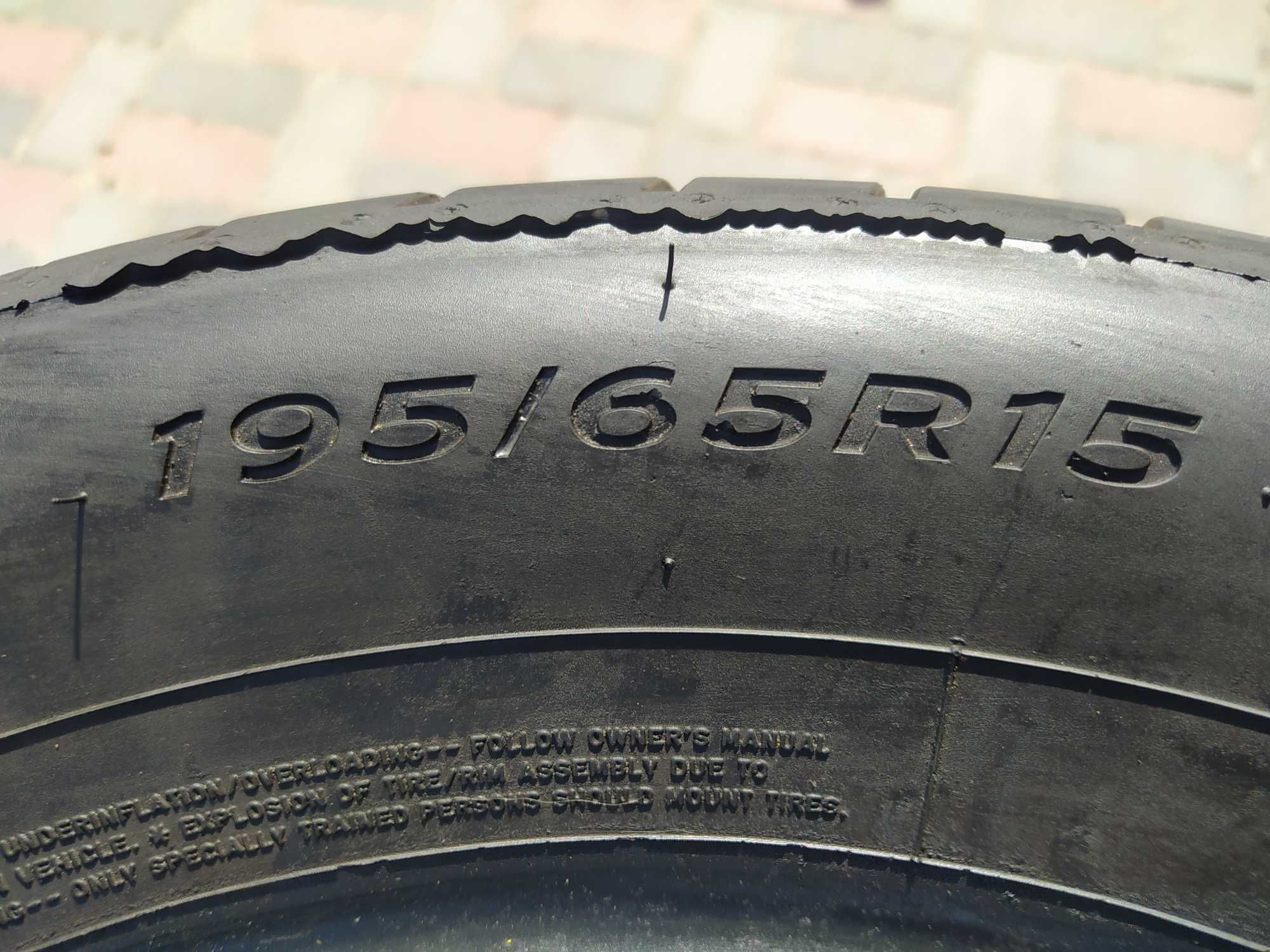Резина 195 65 R15 Dunlop 4 шины