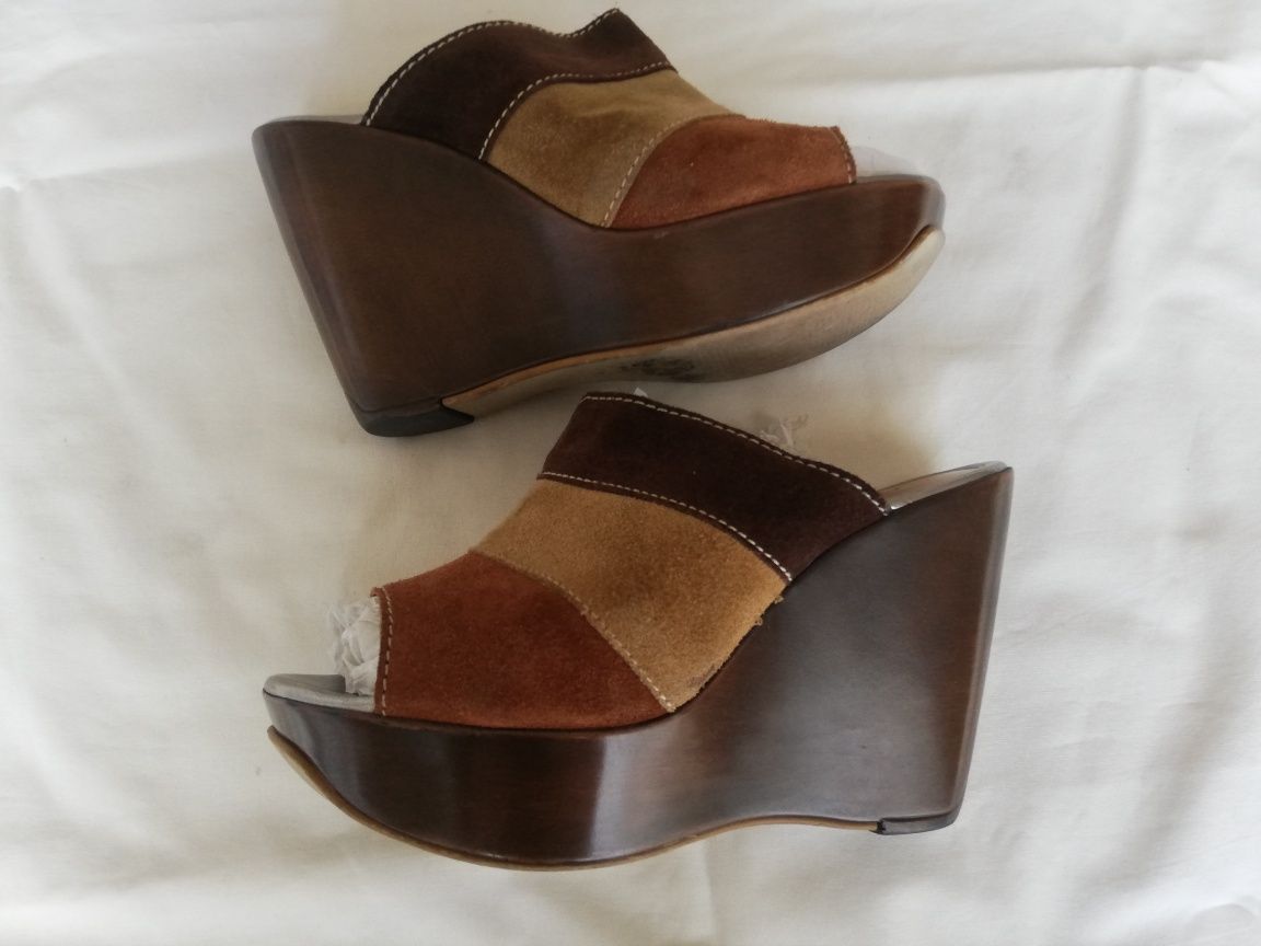 Sapatos Aldo em cunha