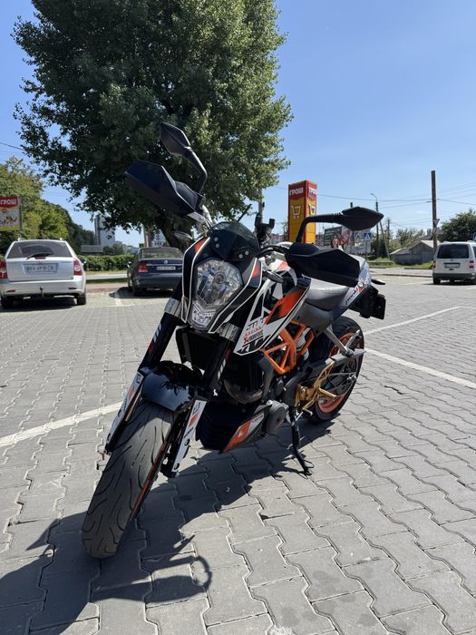 KTM DUKE  390.  2015