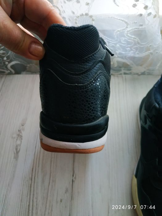 Кросівки жіночі, р.38