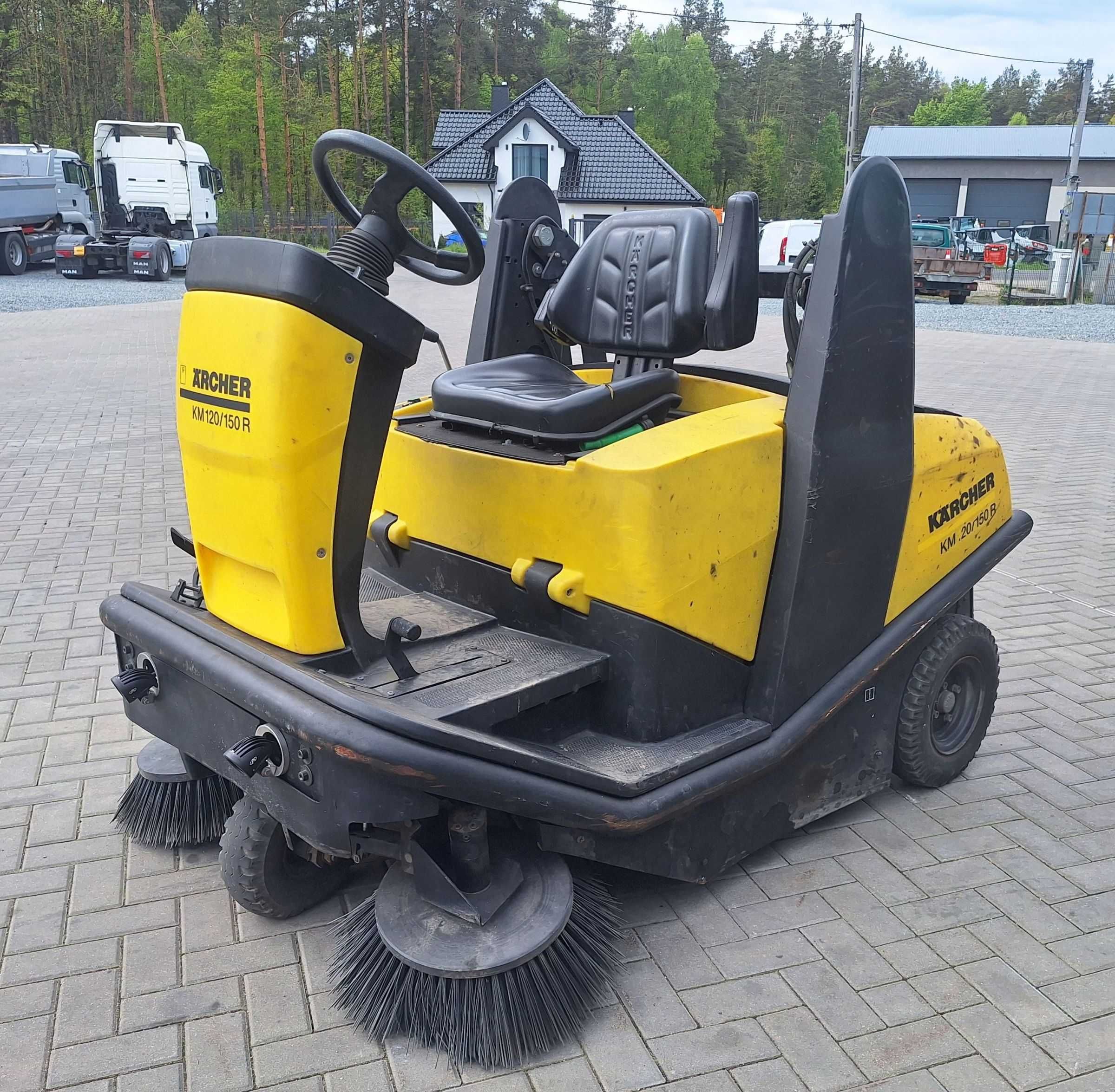 Zamiatarka Karcher KM 120/150R