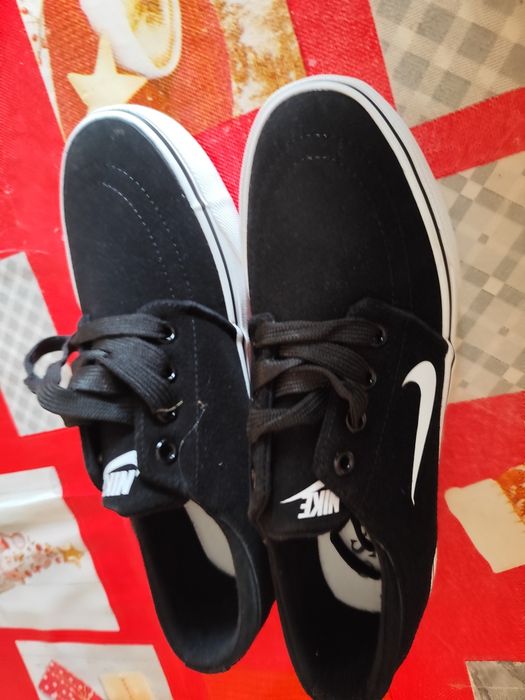 Trampki czarne rozm 40