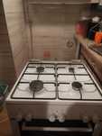 Kuchenka gazowa z piekarnikiem elektrycznym