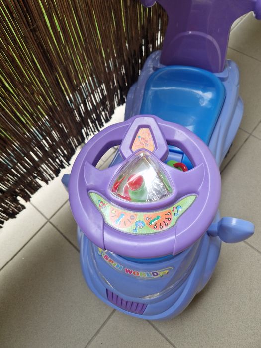 Jeździk samochodzik