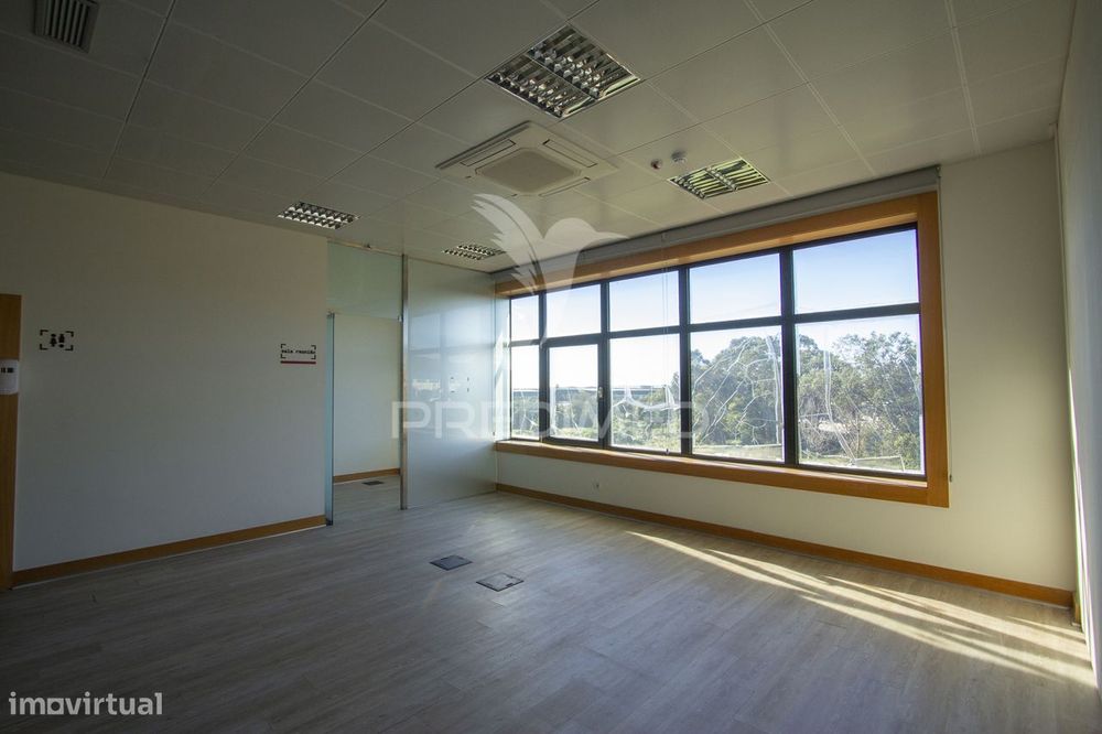 Centro de escritorios na Beloura / Sintra