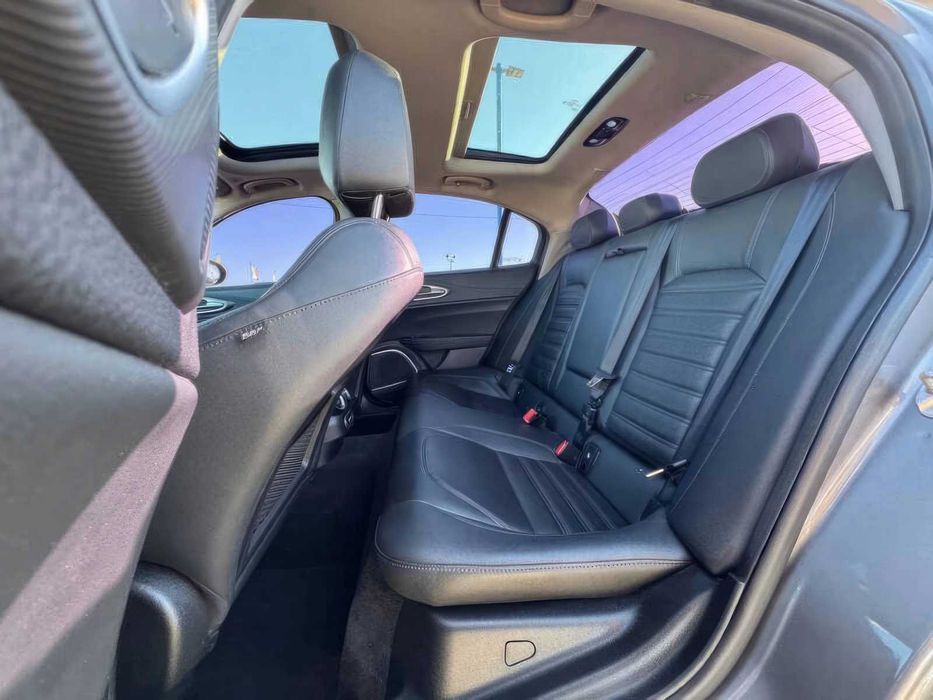 Alfa Romeo Giulia      2019